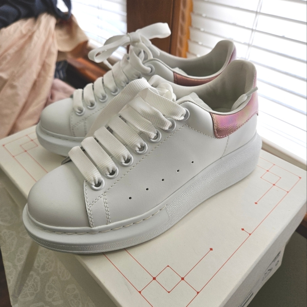 Alexander McQueen Sneakers - Picture 3 of 9